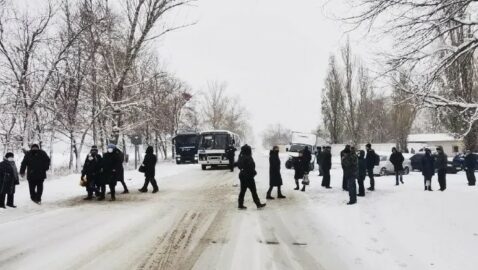 На Харьковщине местные жители перекрыли дорогу из-за отсутствия отопления