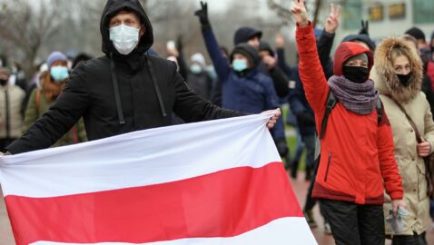 Затримання, водомети і світлошумові гранати: в Мінську проходить «Марш проти фашизму»