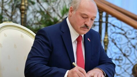 Лукашенко заявив, що Захід хоче повалити його з допомогою Росії
