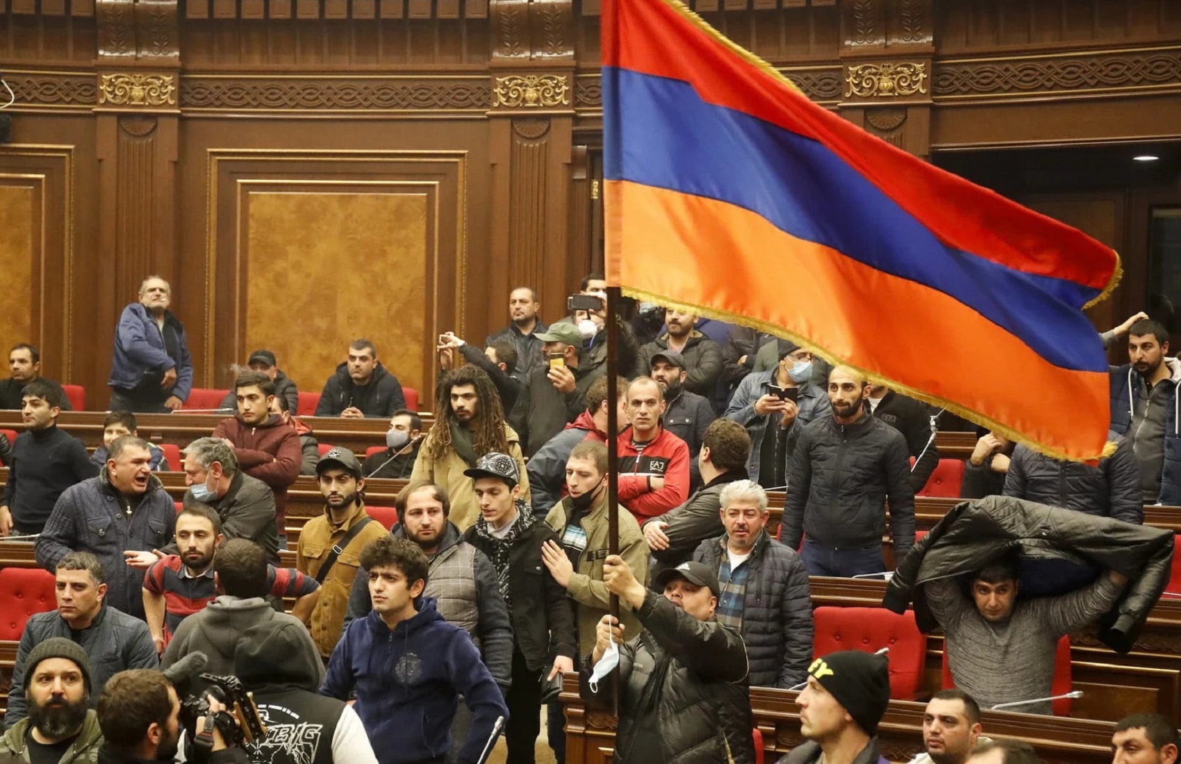 Протестуючі в Єревані вимагають відставки Пашиняна до півночі