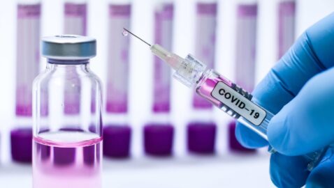 Шмыгаль рассказал, когда в Украину привезут вакцины от коронавируса