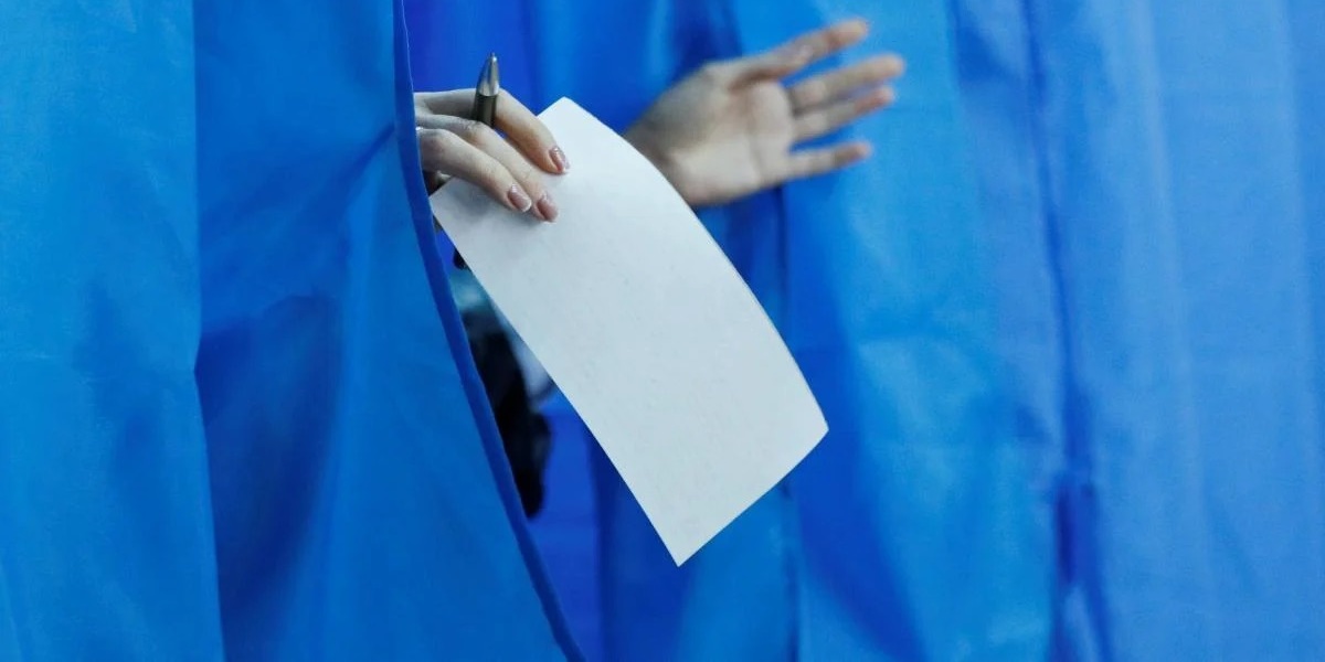 Избирателей в Славянске заманивают на участки розыгрышем iPhone