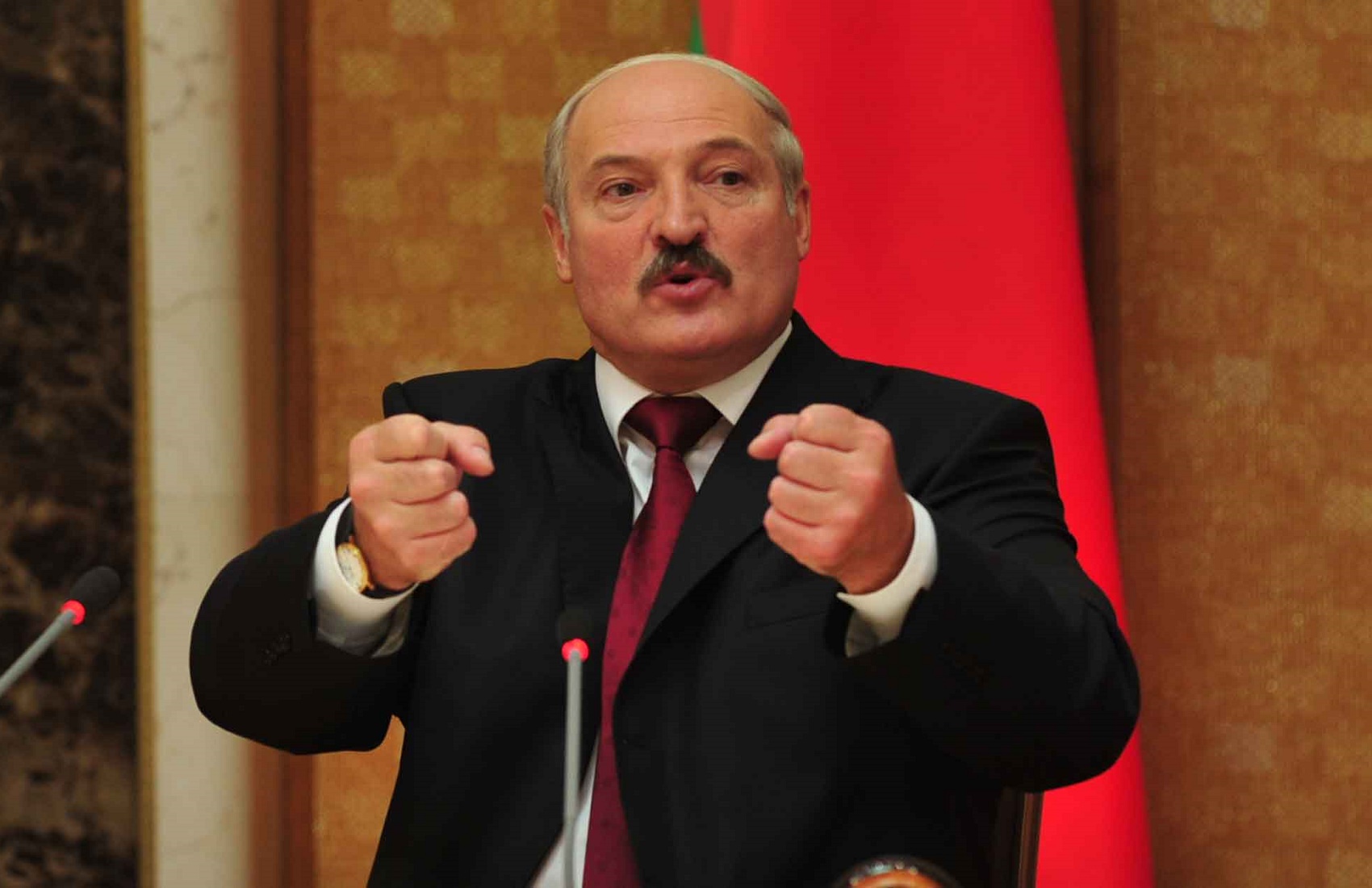 Лукашенко: католический архиепископ получал консультации в Польше, как разрушить Беларусь