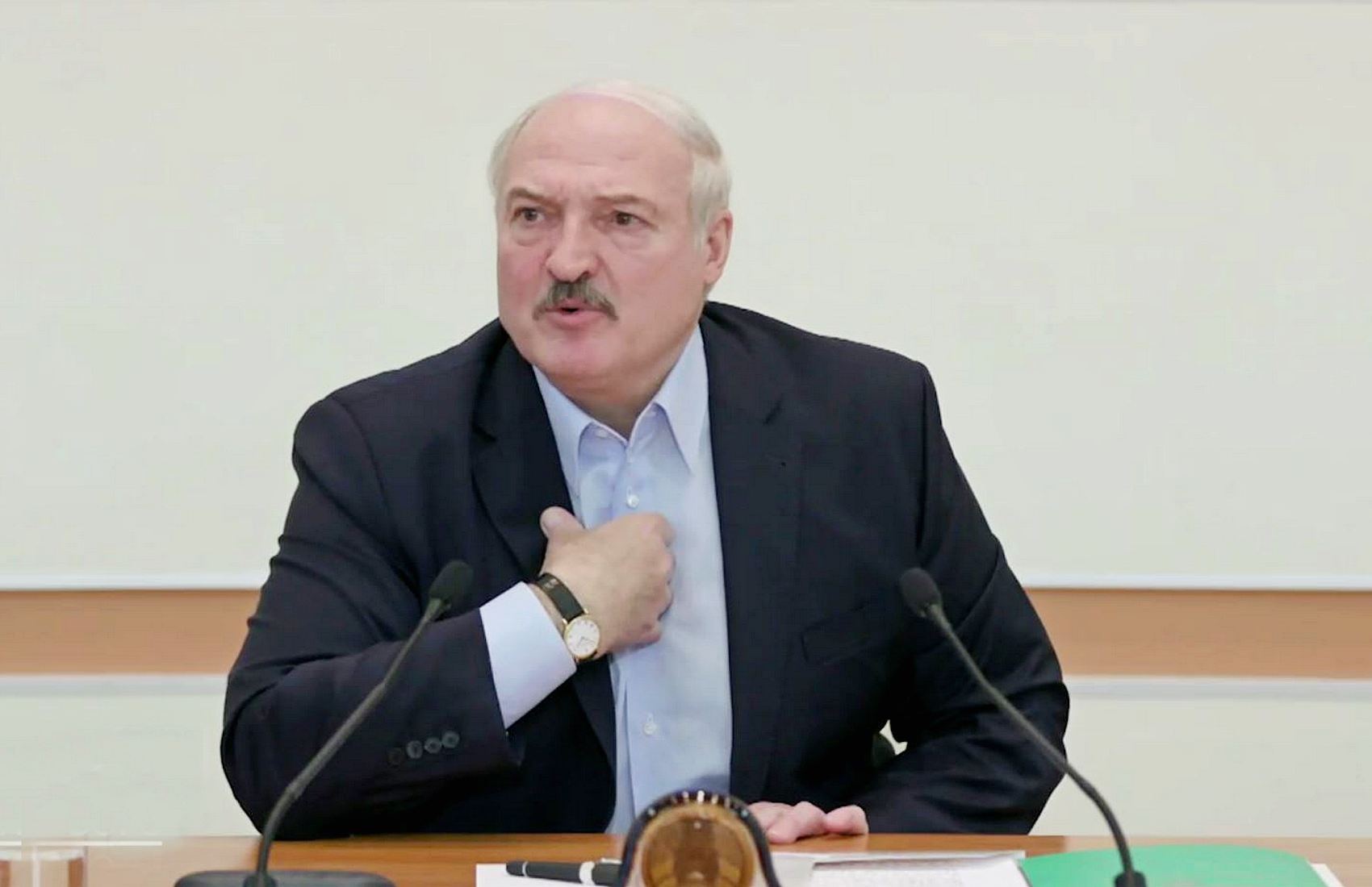 Лукашенко назвал Тихановскую «лохушкой»