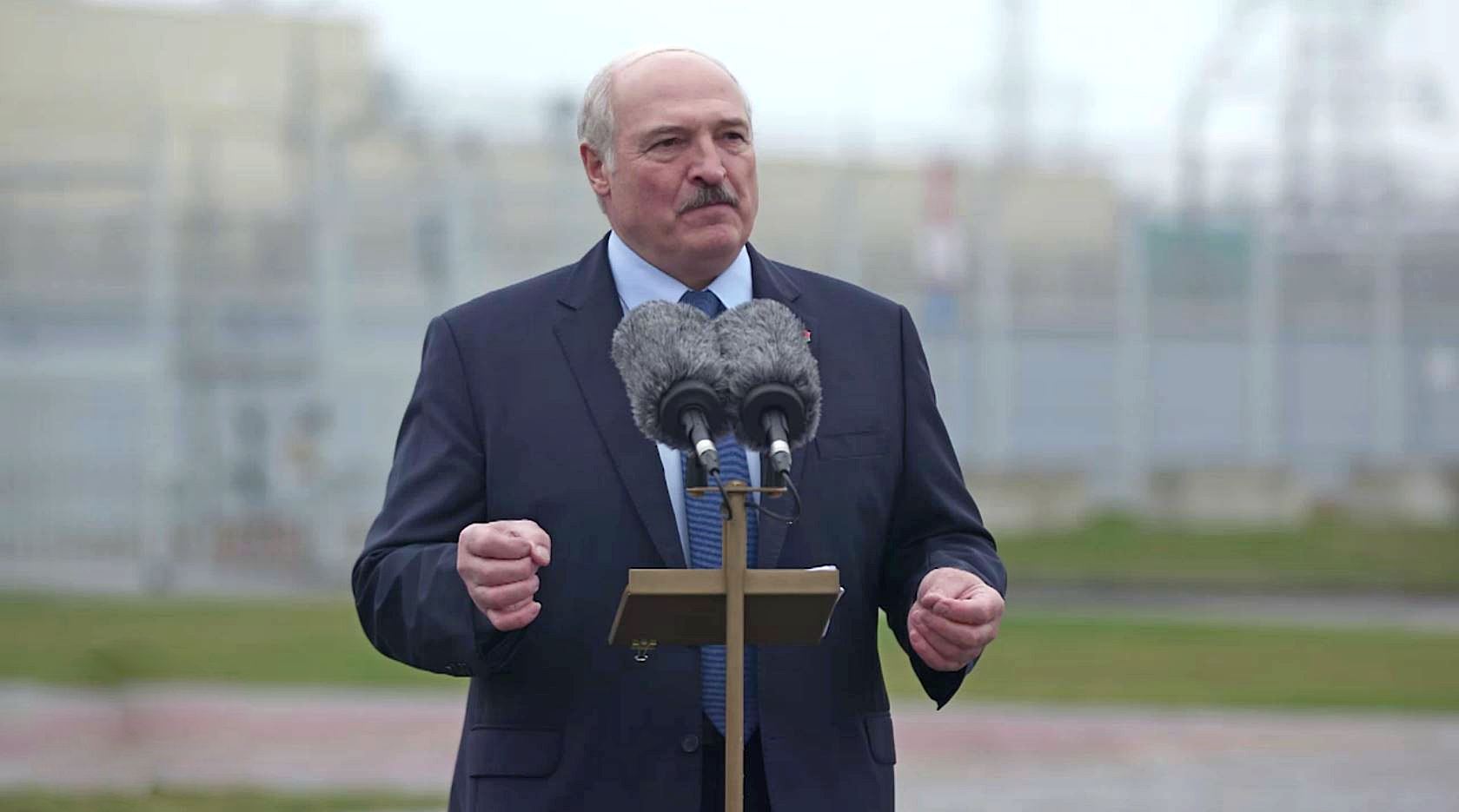 Лукашенко про Трампа: «смикався-смикався, щось хотів зробити, але так нічого і не зробив»
