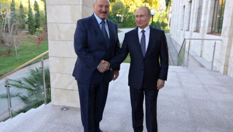 Лукашенко попросив Путіна продати родовище нафти в РФ