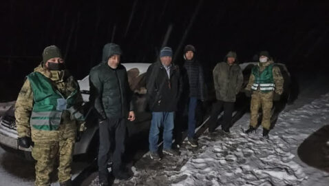 Львовские пограничники задержали россиянина, перевозившего группу нелегалов