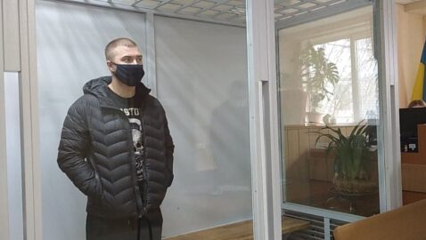 Суд освободил из под стражи двух напавших на автобус под Харьковом