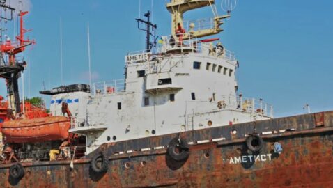 Під Чорноморськом тоне судно рятувальної служби