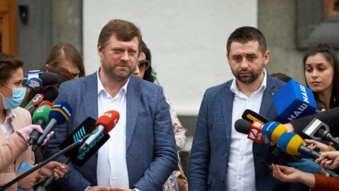 Корниенко и Арахамия заявили о победе «слуг народа» на местных выборах