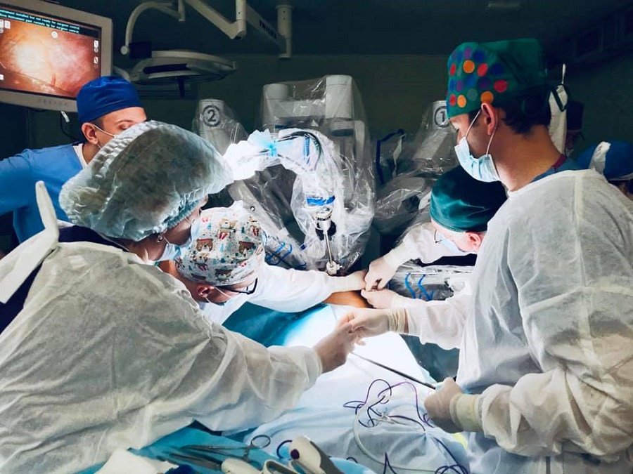 Во Львове робот-хирург Da Vinci прооперировал первого пациента