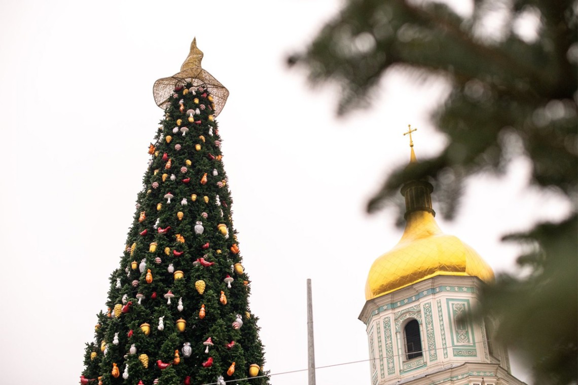 Милованов раскритиковал замену шляпы с главной елки Украины на звезду