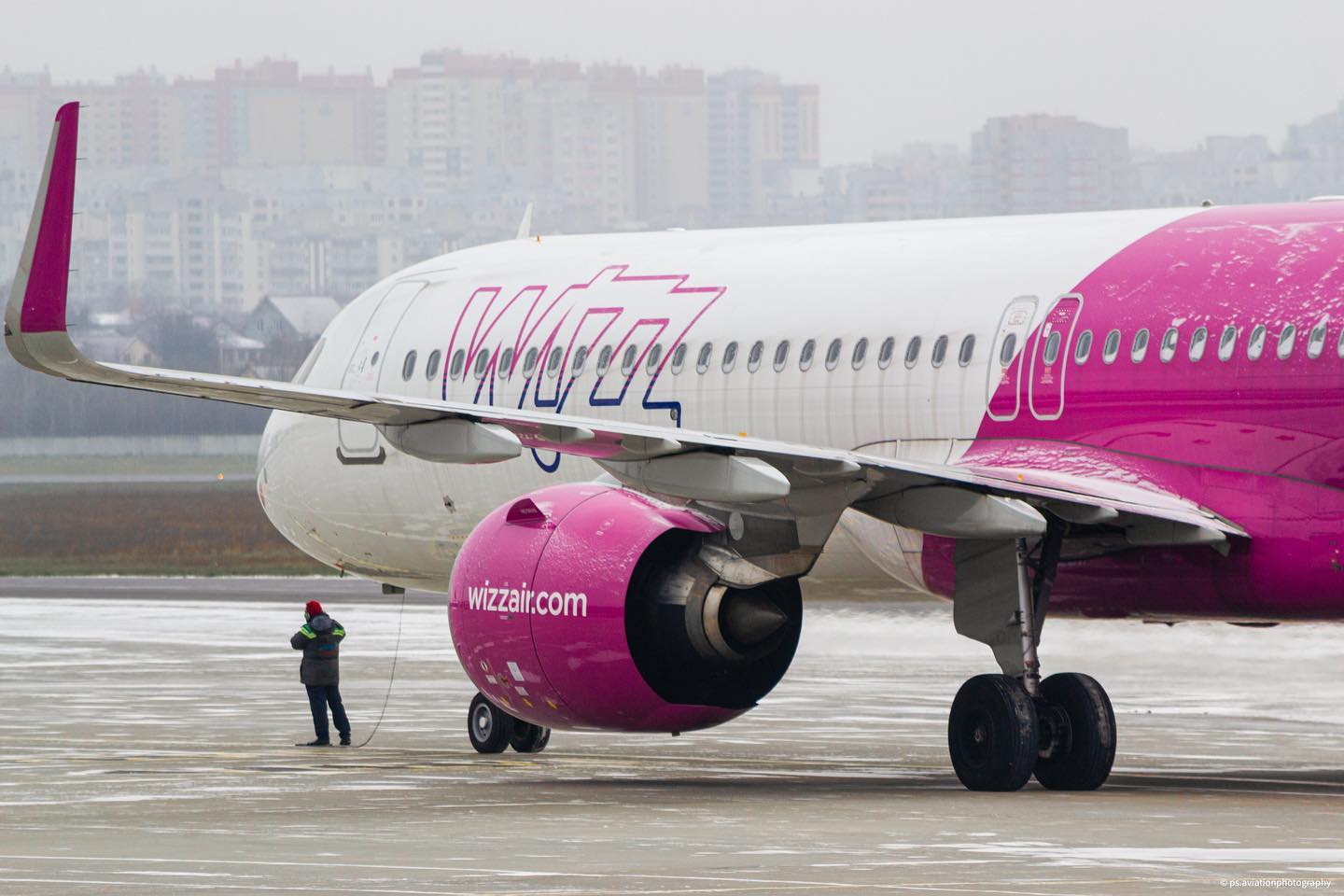 В аэропортах Киева самолеты не смогли приземлиться из-за гололеда