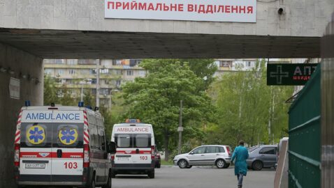 В Киеве пациент избил медиков скорой, их госпитализировали