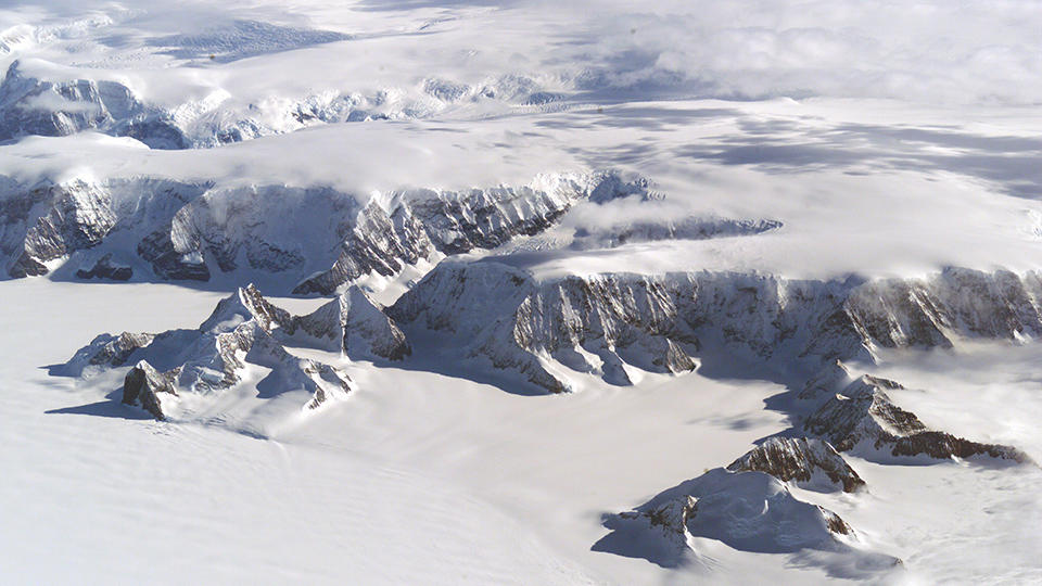 Антарктида перестала бути єдиним континентом без COVID-19