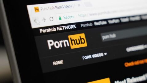 Mastercard и Visa запретили использовать свои карты на Pornhub