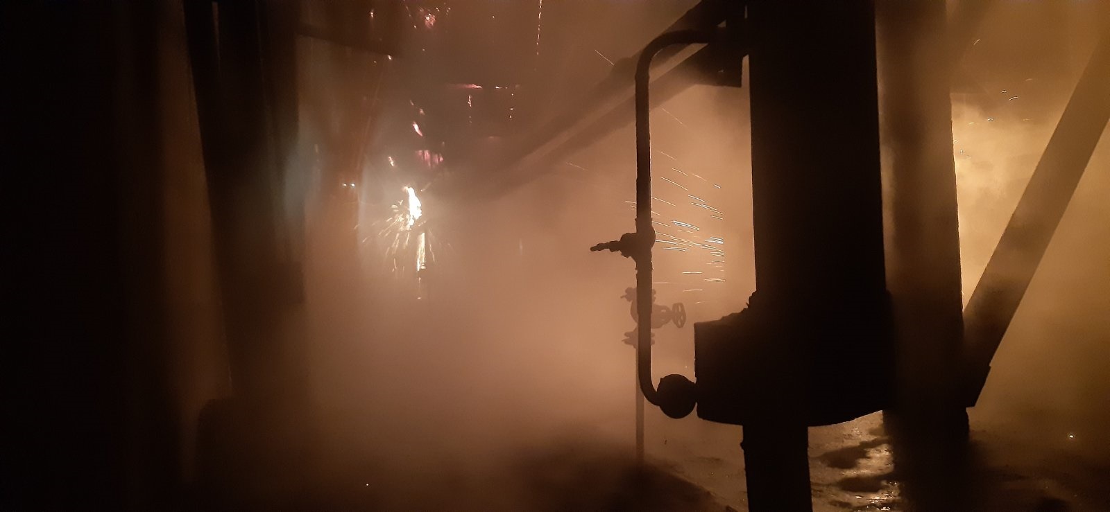 Под Харьковом всю ночь тушили пожар на ТЭС