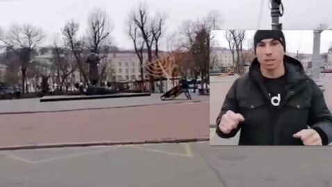 «Українці — сила, ж*дам — могила»: в Києві антисеміт повалив ханукальний свічник (відео)