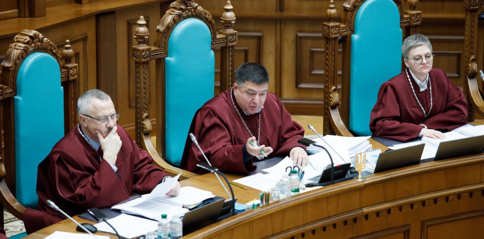 КСУ обвинил Зеленского в превышении полномочий