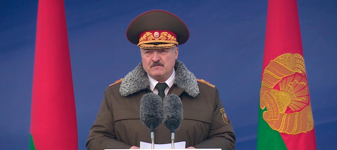 Буду наглухо стоять: Лукашенко назвал условие своей отставки