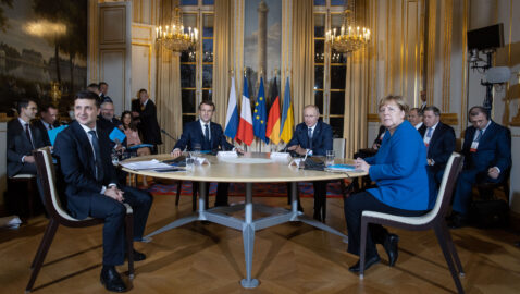 Зеленский опубликовал совместное фото с Путиным, Макроном и Меркель