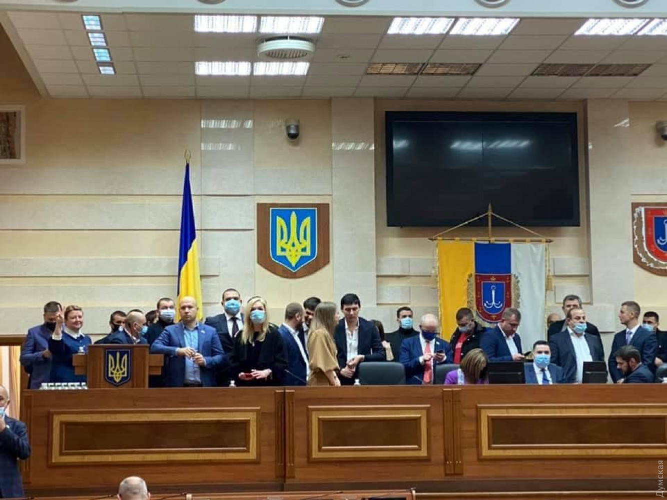 В Одесском облсовете депутаты от Партии Шария, ОПЗЖ и «За майбутне» заблокировали трибуну