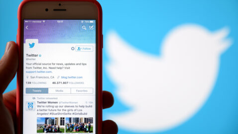 Twitter запретил публиковать оскорбления по расовому или национальному признаку