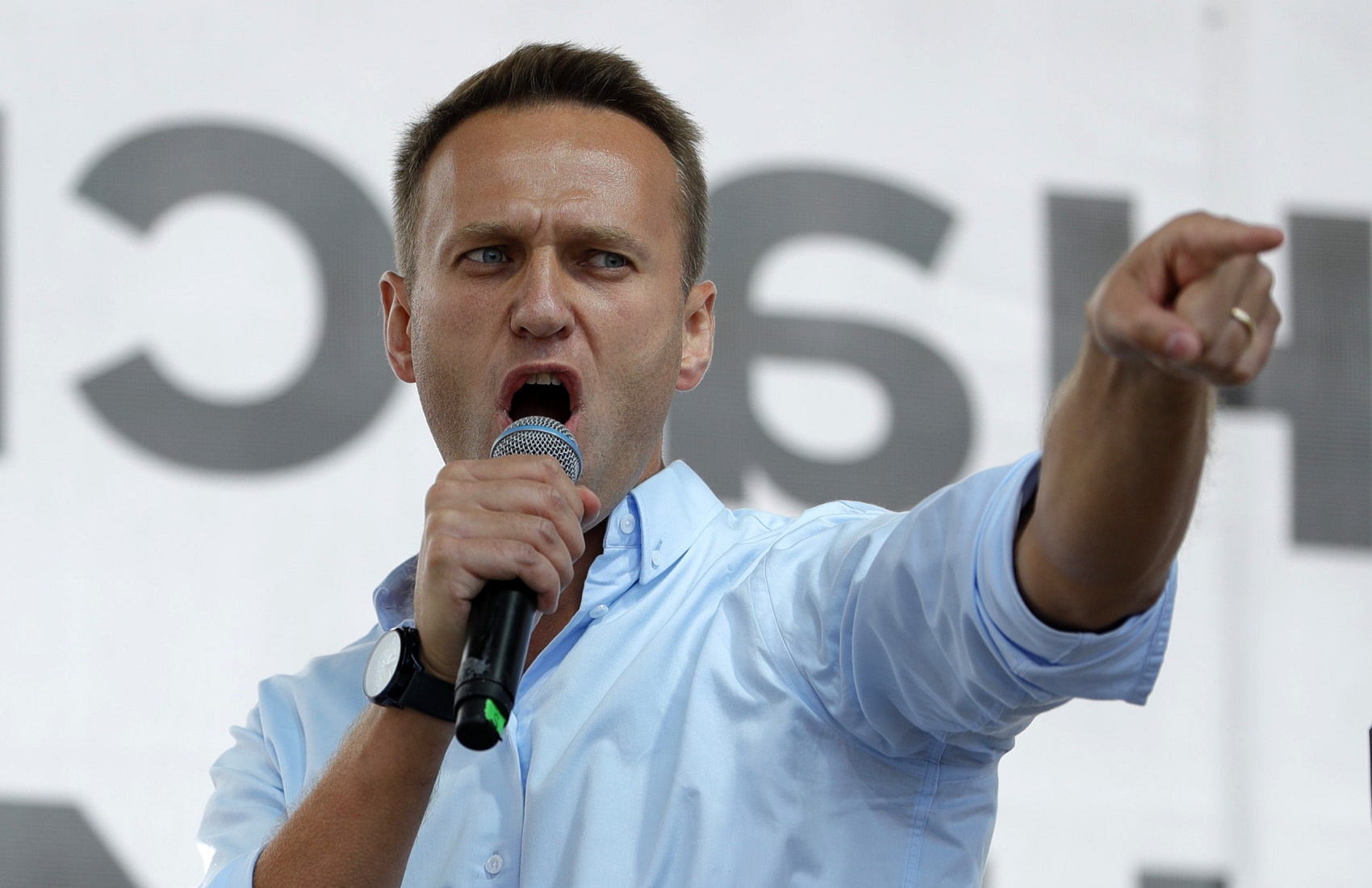 Навального намагалися отруїти двічі — Times