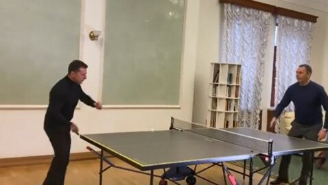 Мендель опубликовала видео игры Зеленского в настольный теннис