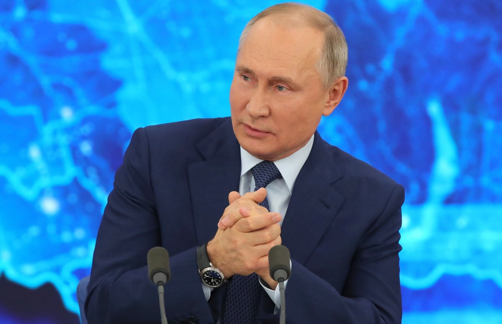 Путин о ролике Дзюбы: пусть сам в своих делах разбирается