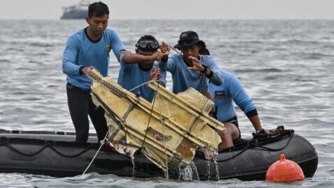 Индонезийский Boeing разбился при ударе о воду — Bloomberg