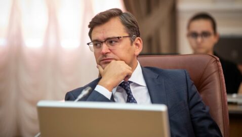 Кулеба: посольству Венгрии угрожают «патріоті Украині» накануне визита Сийярто в Киев
