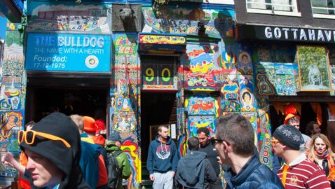 В Амстердаме хотят запретить продажу туристам легких наркотиков