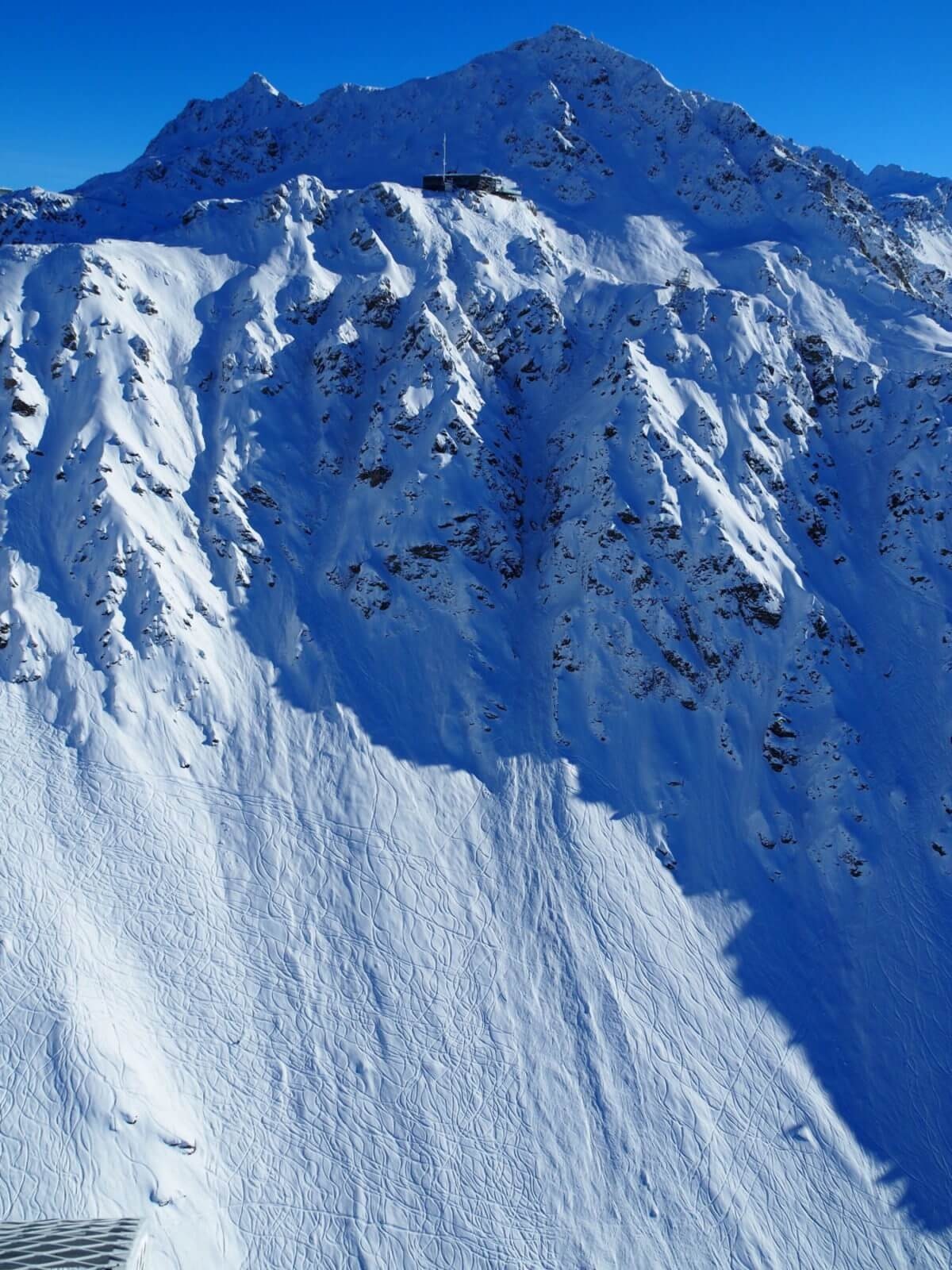 В Швейцарии сошла лавина: под завалами около 10 лыжников - 1 - изображение