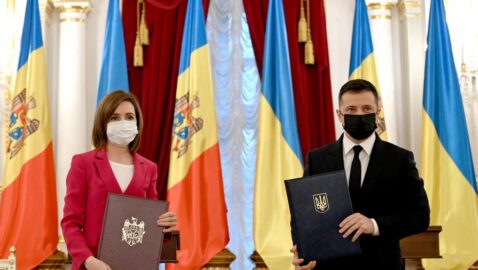Зеленский похвалил Санду: не боится называть Крым украинским