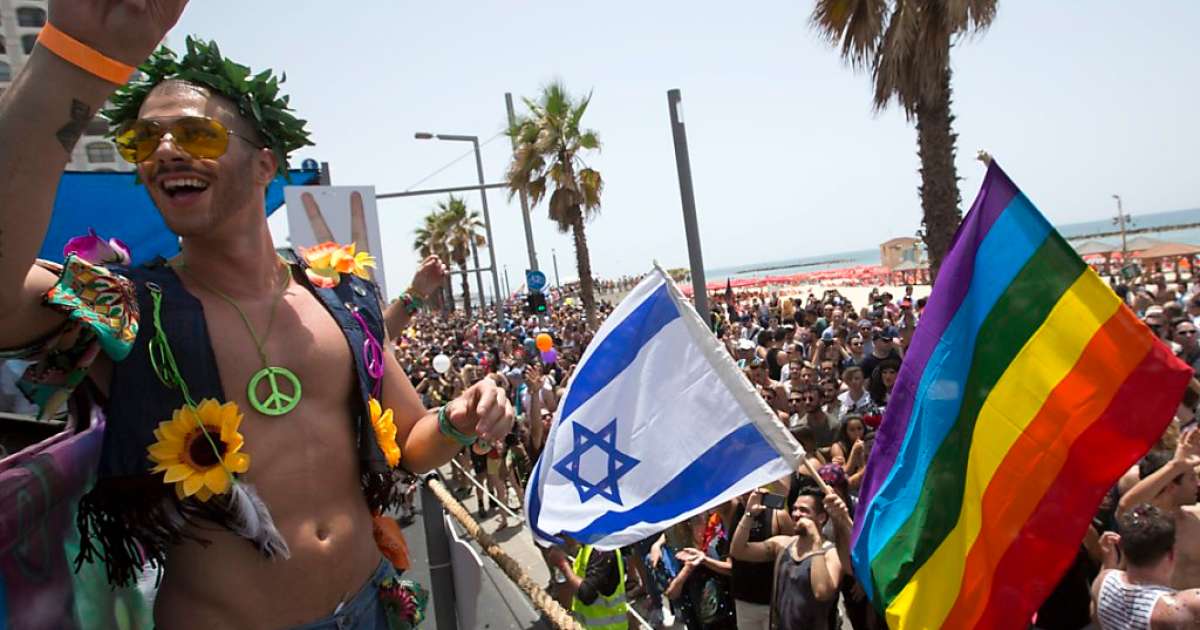 В Ізраїлі заявили, що вакцини Pfizer і AstraZeneca перетворюють чоловіків на геїв