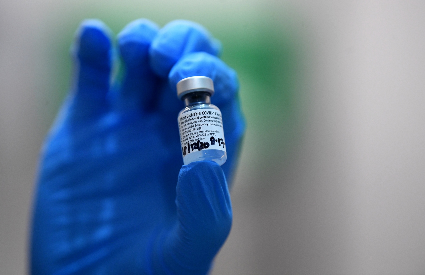 СБУ возбудила дело за ввоз контрабандной вакцины в Украину