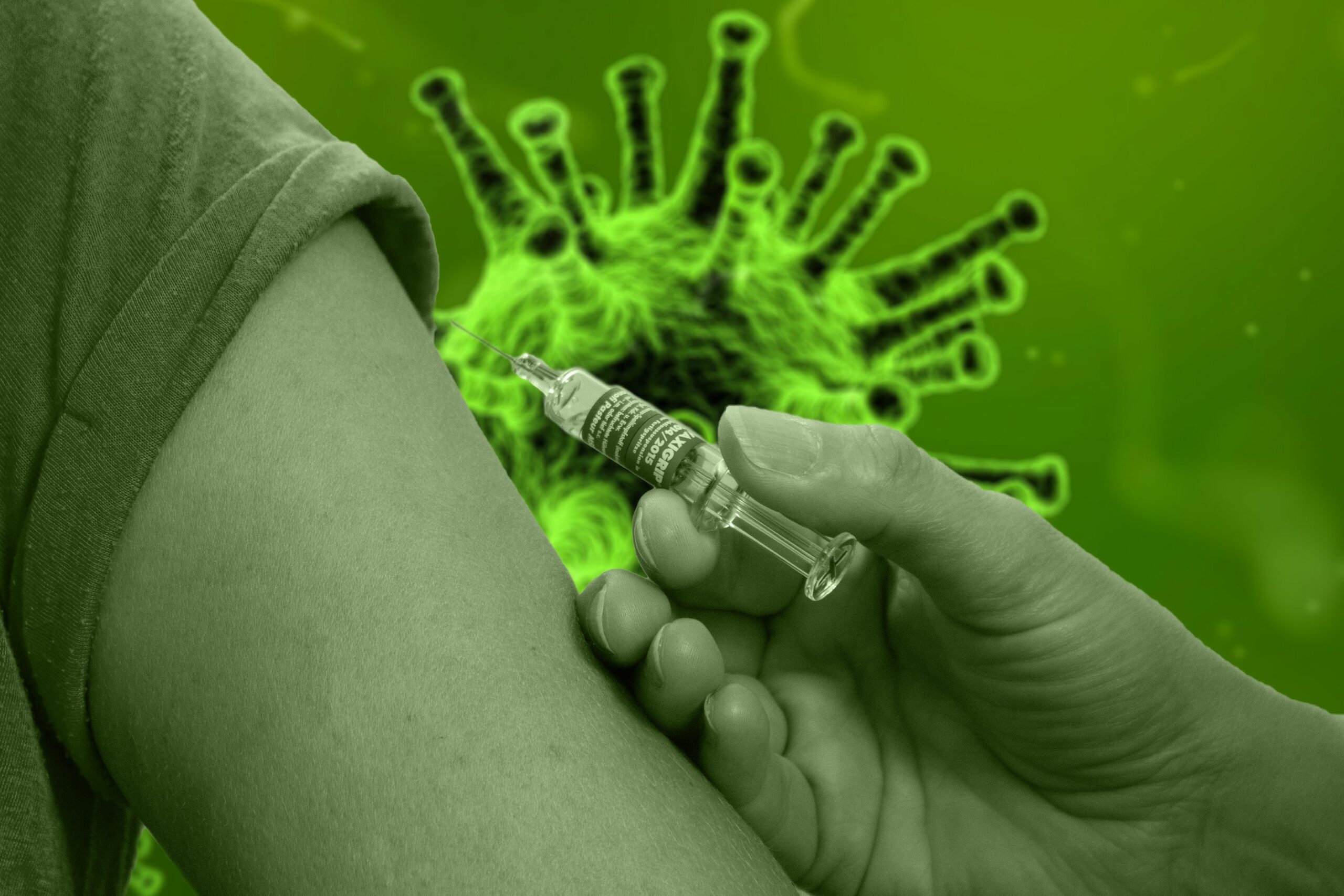 Названа доля украинцев, верящих в безопасность COVID-вакцины