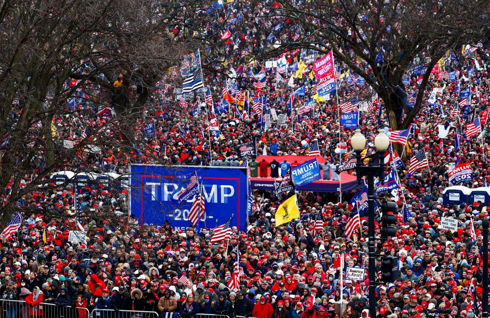 Президент США выступил перед митингующими в Вашингтоне. 