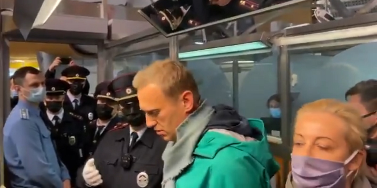 Навального затримали в аеропорту Шереметьєво (відео)