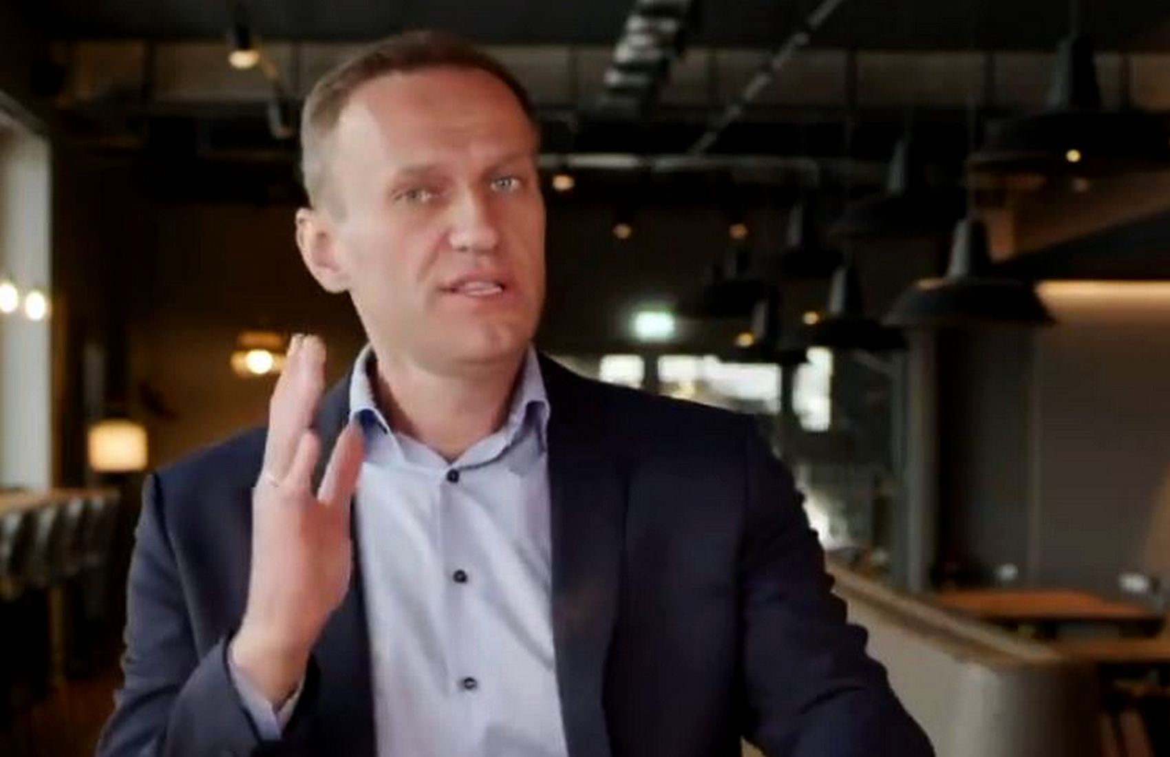 Навальный: Не собираюсь вешаться и вскрывать вены