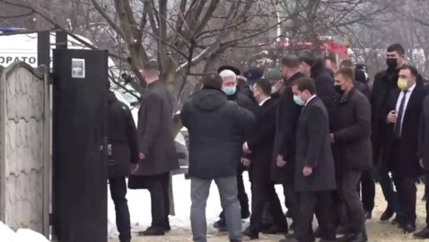Пожар в Харькове: Зеленский прибыл к дому престарелых