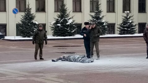 В центре Минска мужчина совершил самосожжение (видео)