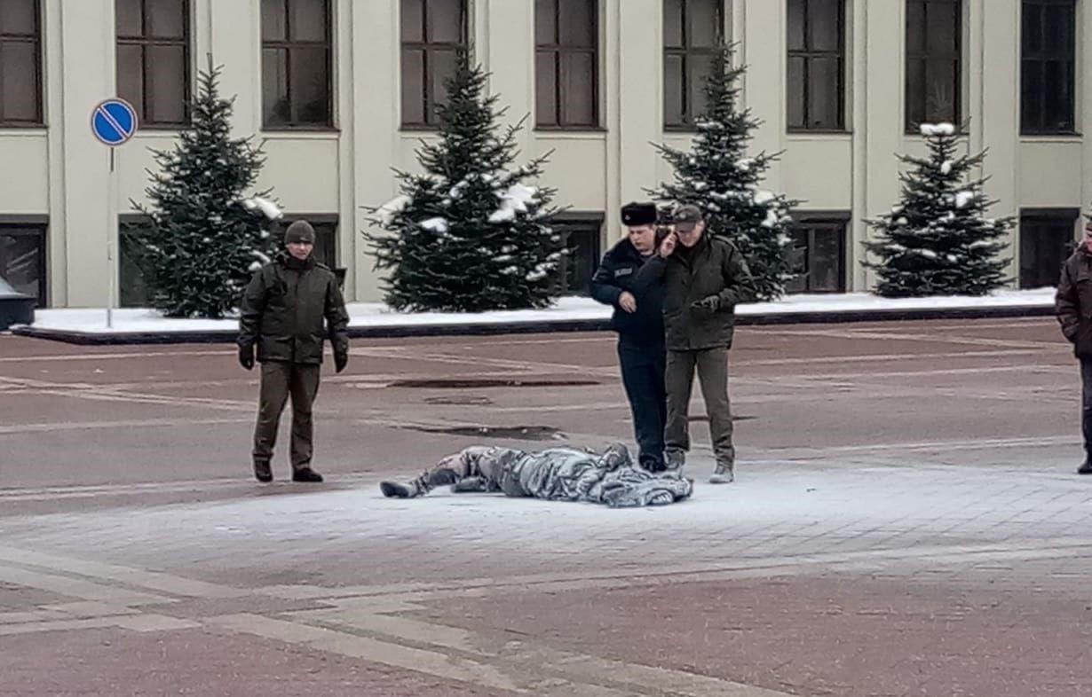 В центре Минска мужчина совершил самосожжение (видео)