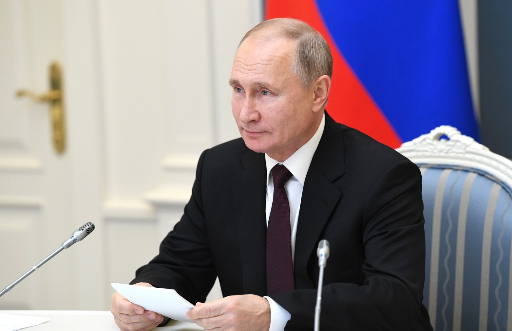 Путин пригласил Пашиняна и Алиева в Москву на переговоры по Карабаху
