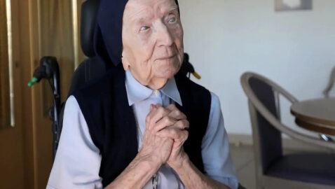 116-летняя монахиня из Франции победила коронавирус накануне Дня рождения