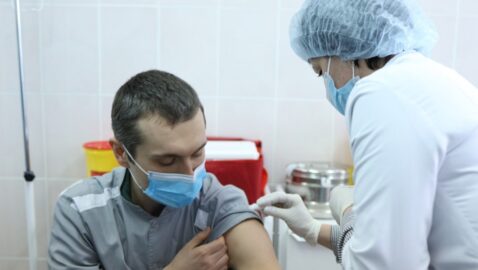 Первый вакцинированный от COVID-19 в Украине поделился своими впечатлениями