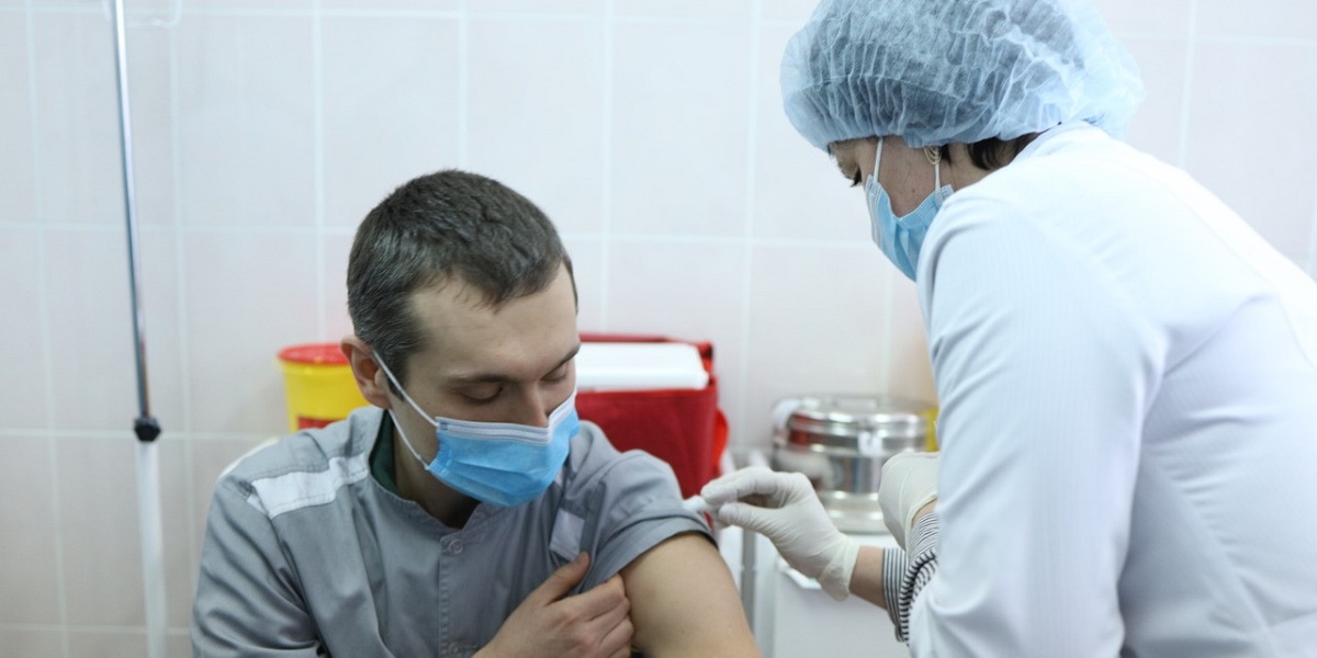 Первый вакцинированный от COVID-19 в Украине поделился своими впечатлениями
