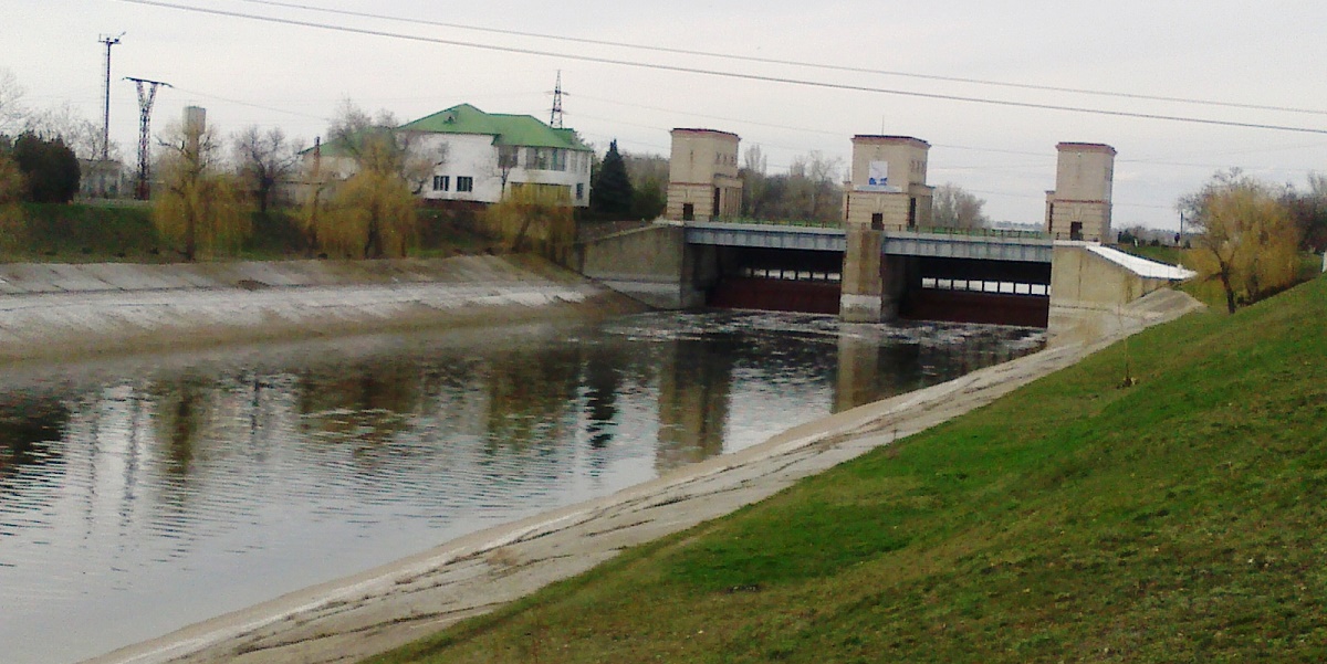 У Зеленского решили достроить дамбу, чтобы исключить подачу воды в Крым