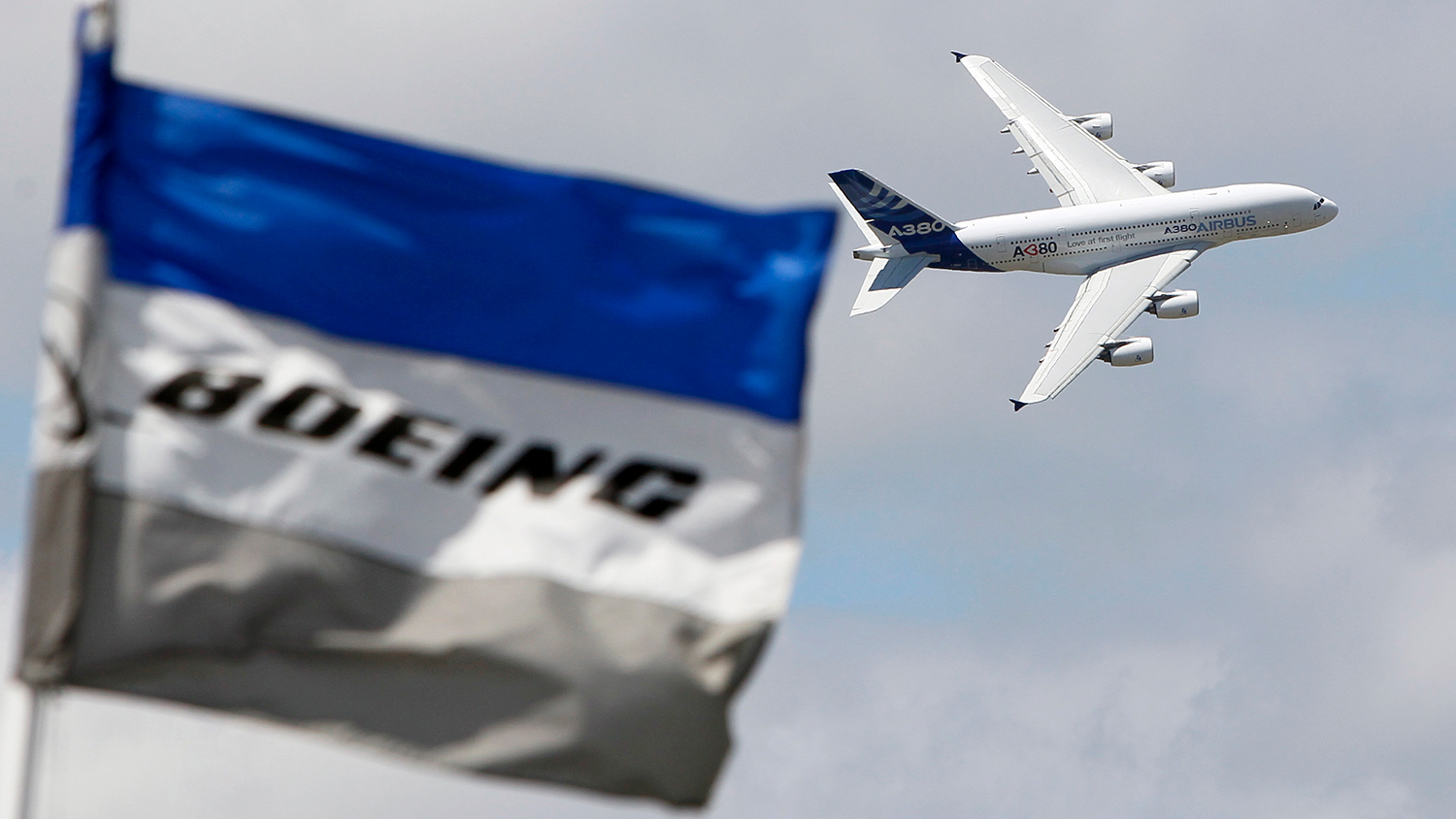 ЧП в США: Boeing рекомендовала приостановить полеты самолетов серии 777